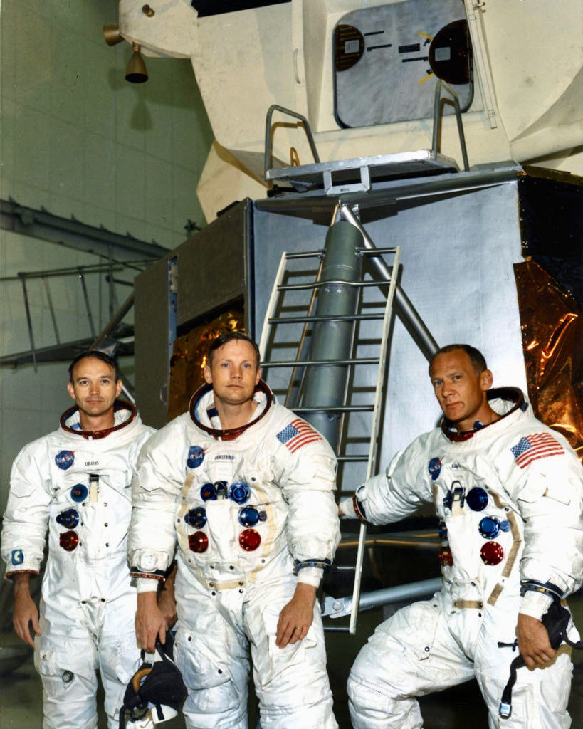 Μάικλ Κόλλινς, ´Εντουιν ´Ωλντριν και Νηλ ´Αρμστρονγκ μπροστά στον «Αετό»