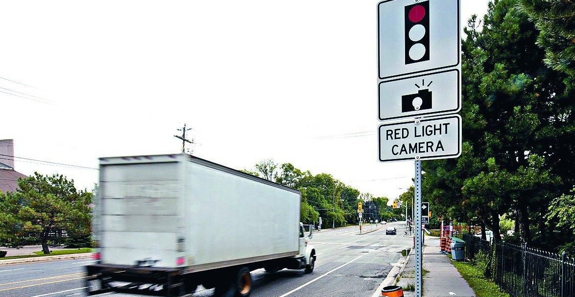Πού οι κάμερες κυκλοφορίας “τσακώνουν” τους ανασφάλιστους οδηγούς