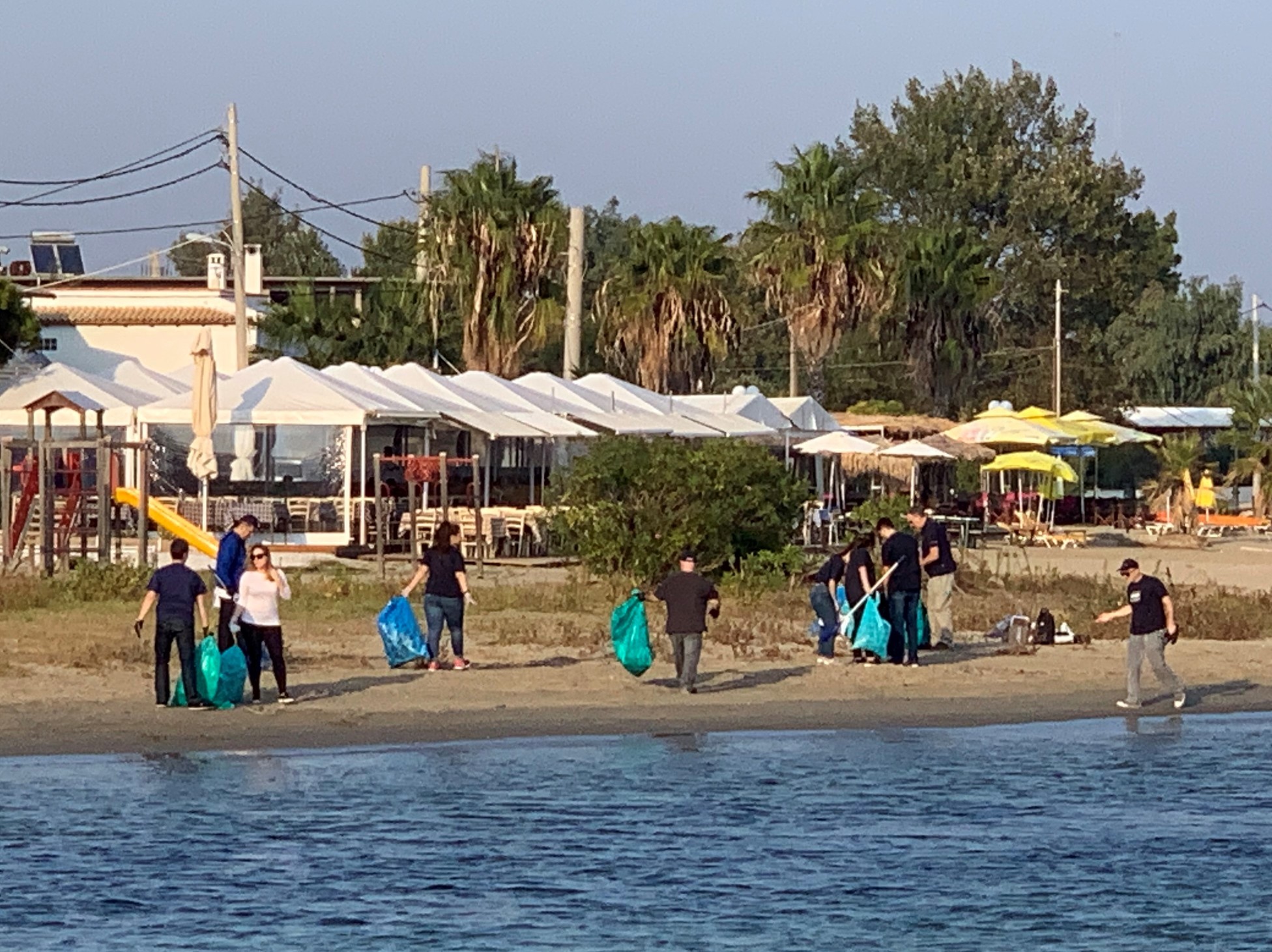 Τα στελέχη της KPMG στον Παγκόσμιο Εθελοντικό Καθαρισμό Ακτών 2019