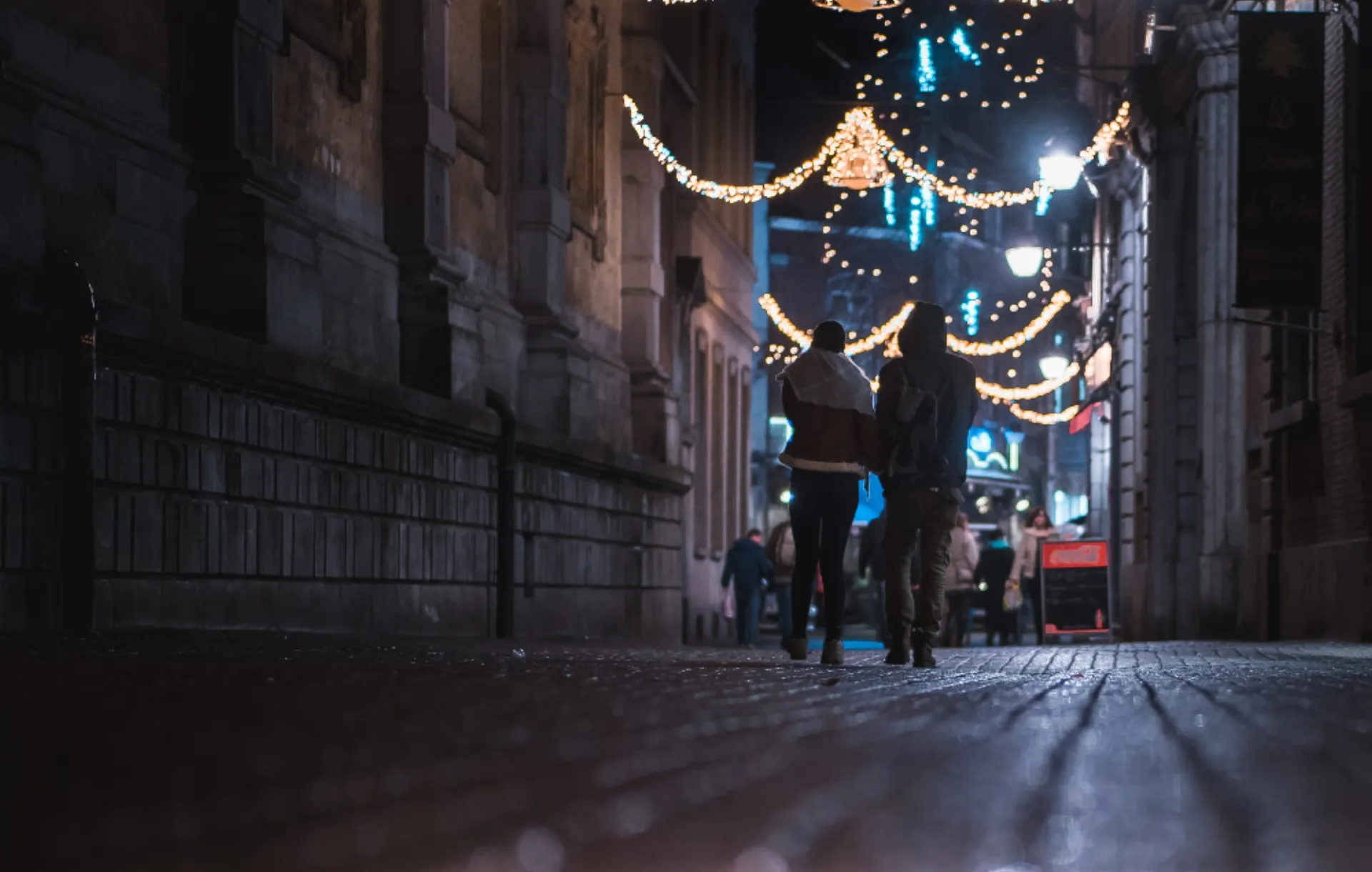 Η Εθνική Ασφαλιστική φωταγωγεί & στολίζει τη Λ. Συγγρού