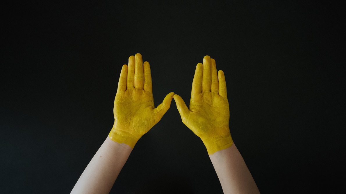 Κορωνοϊός: Πώς θα καταφέρετε να μην αγγίζετε το πρόσωπό σας