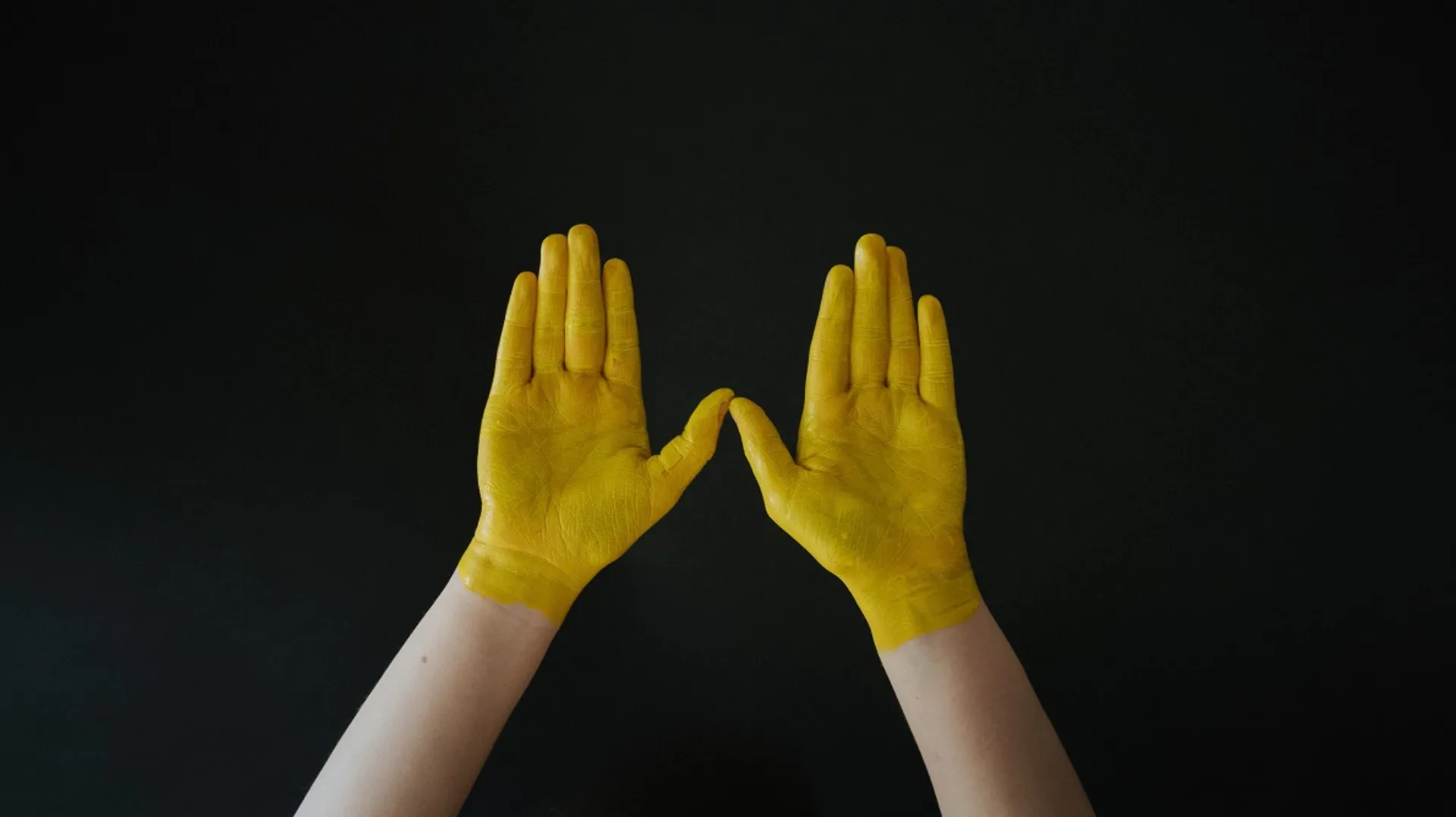 Κορωνοϊός: Πώς θα καταφέρετε να μην αγγίζετε το πρόσωπό σας