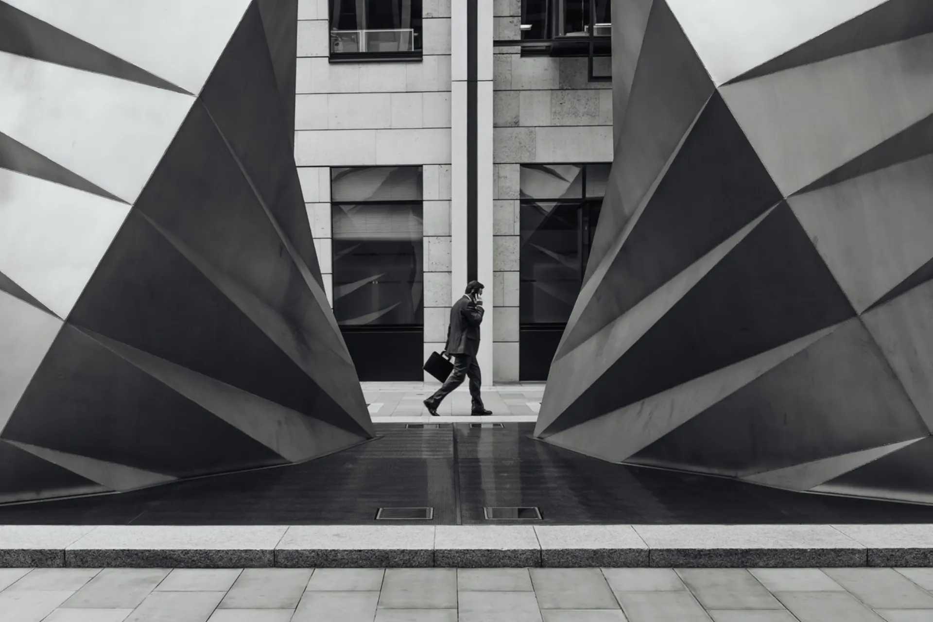 To 56,1% των ατομικών ασφαλίσεων ζωής στα αποκλειστικά δίκτυα