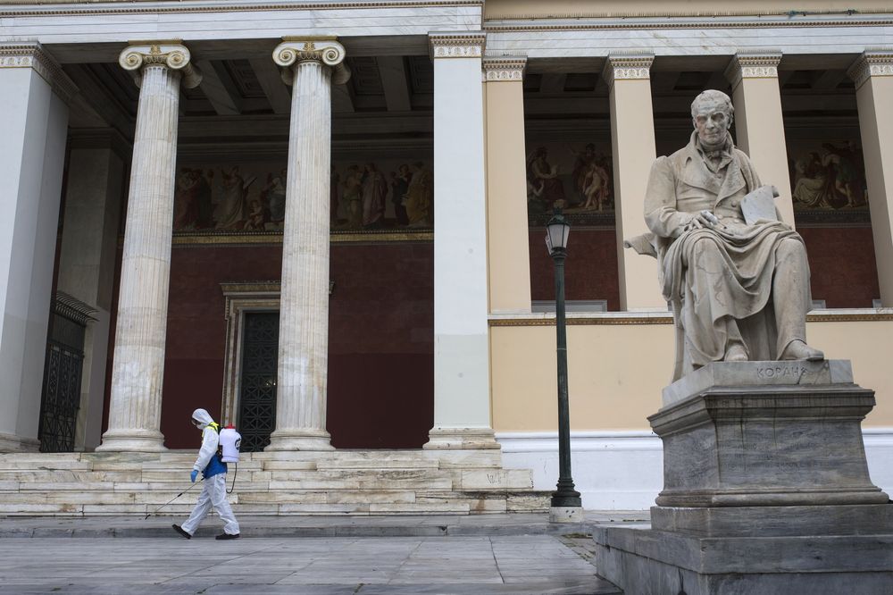 Bloomberg: Παράδειγμα προς μίμηση η Ελλάδα στη διαχείριση του Covid-19