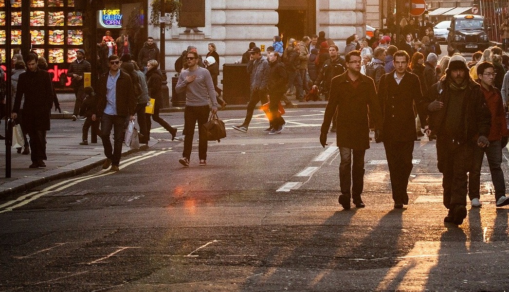 Έρευνα: Το 12% των Ελλήνων έχει την πρόθεση να αγοράσει ασφάλιση υγείας και το 42% θα αγόραζε Online