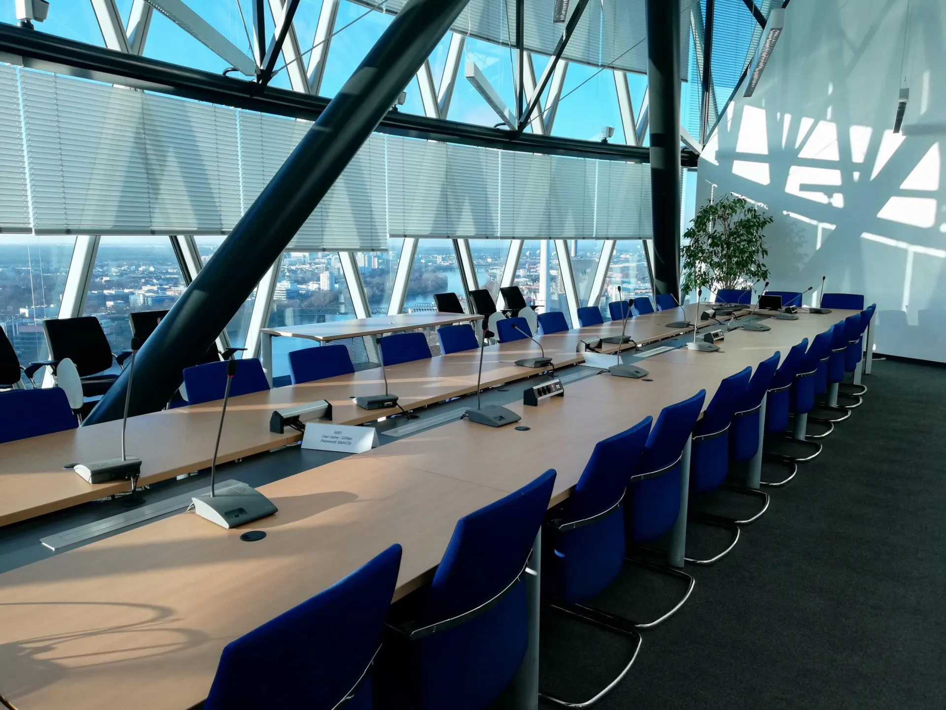 Οι ασφαλιστικές ζητούν από την ΕΕ να απλουστεύσει το πλαίσιο στις χρηματοπιστωτικές υπηρεσίες