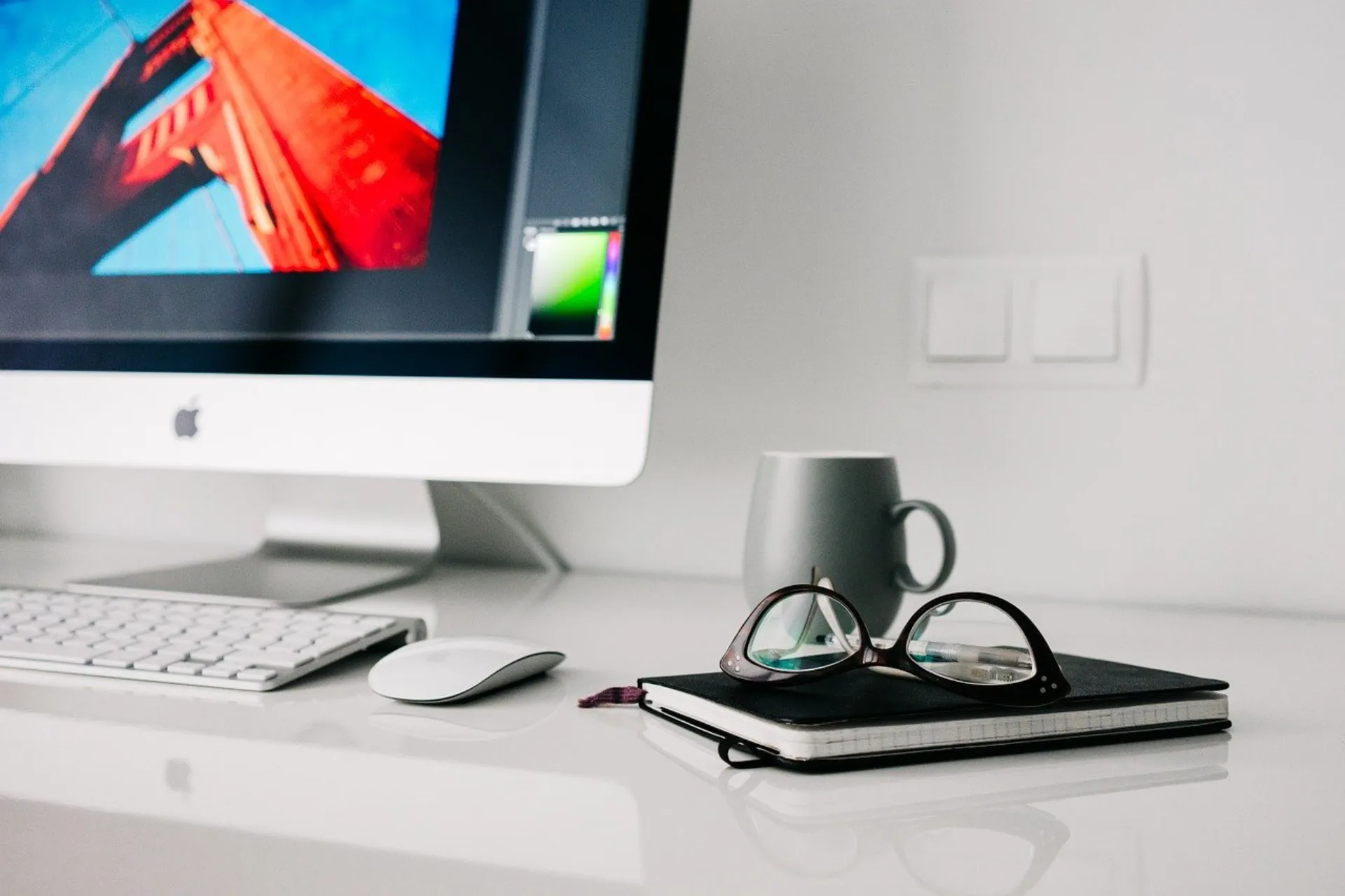 ΕΙΑΣ – Linguaphone: e-πρόγραμμα Business English και Insurance English