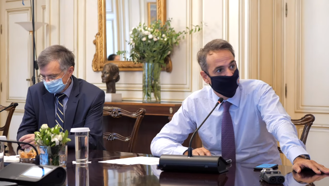 Νέα μέτρα για τον κορωνοϊό: Έως 9 άτομα σε συναθροίσεις και τέλος στις συναυλίες