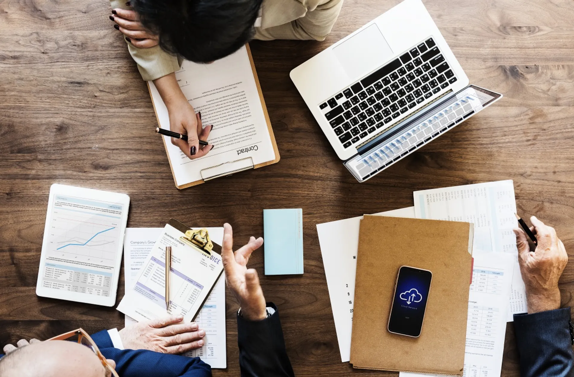 Έπιασαν δουλειά οι πρώτοι πιστοποιημένοι δικηγόροι και λογιστές