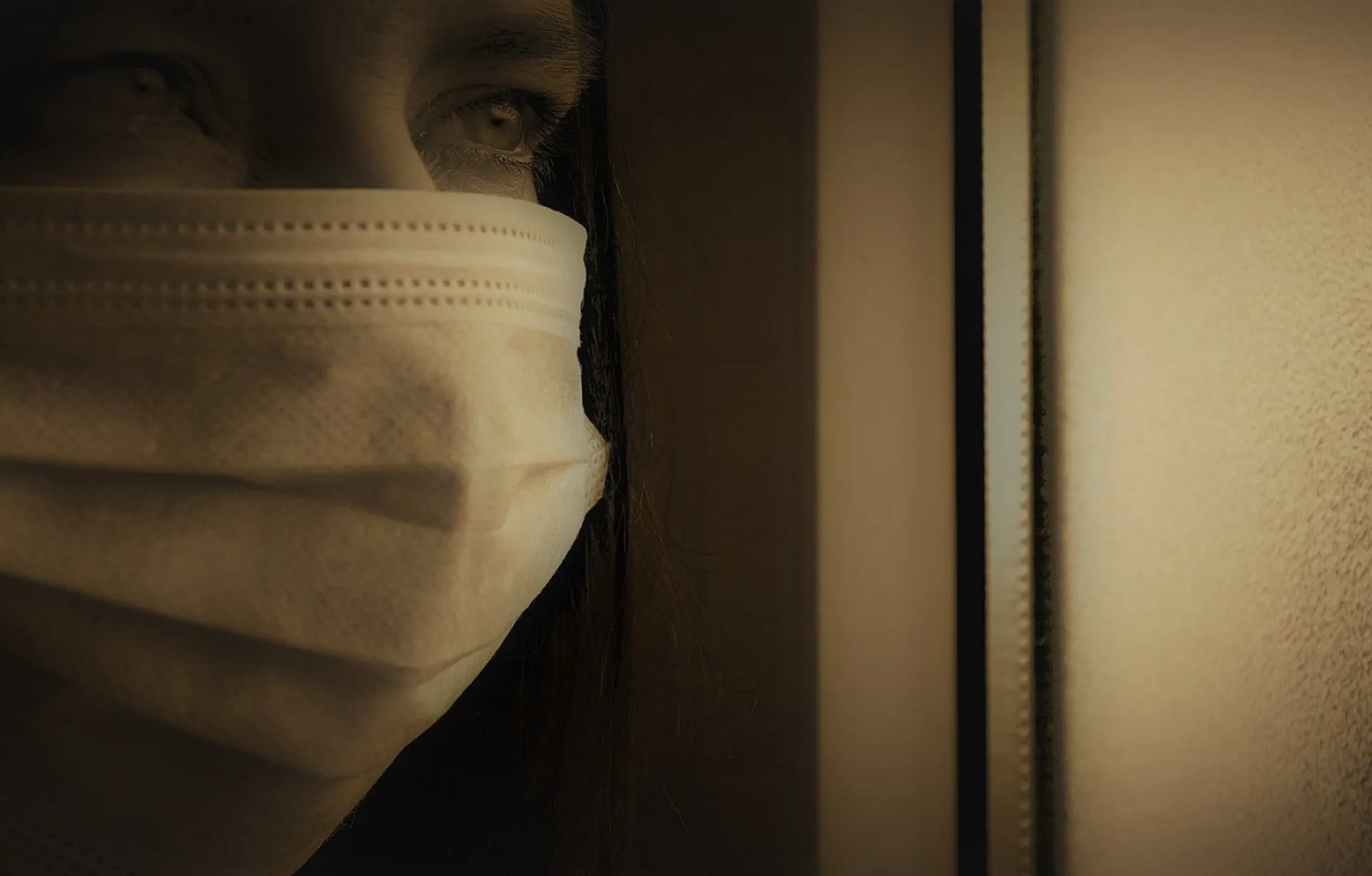 667 κρούσματα κορωνοϊού και 7-8 θάνατοι την ημέρα