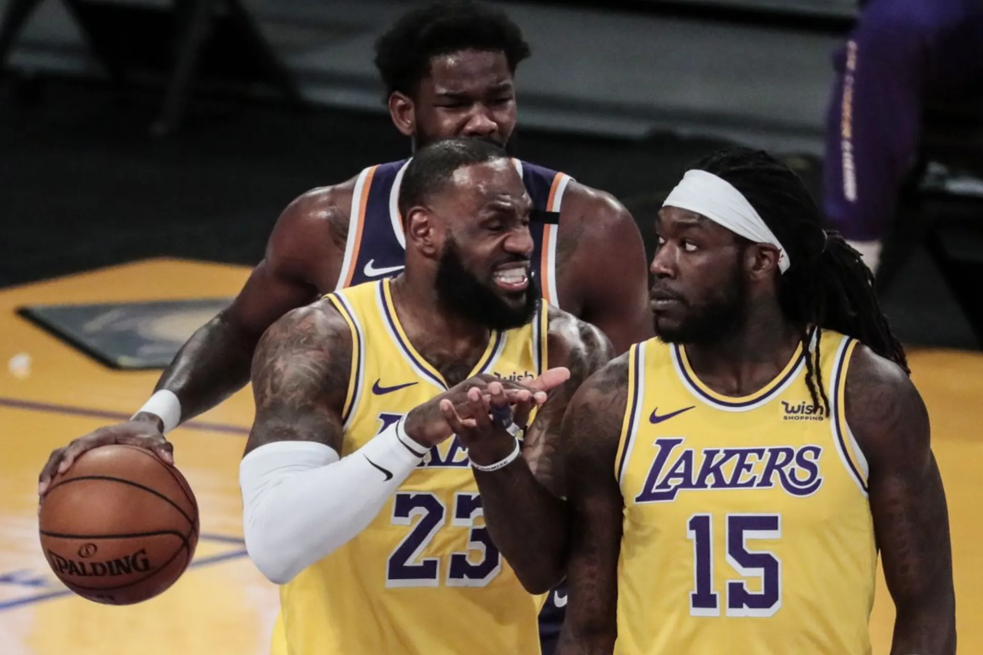 Δεκάδες εκατομμύρια διεκδικούν οι Lakers από ασφαλιστική