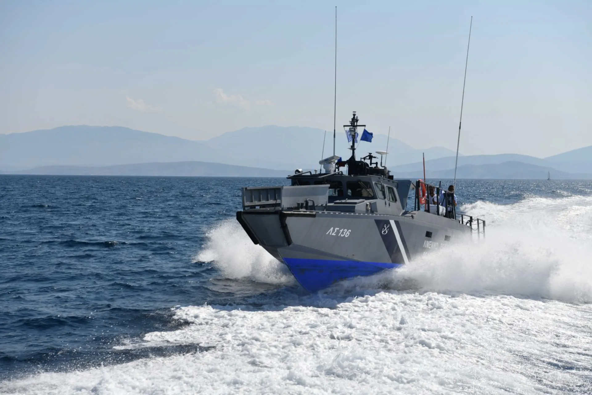 Ναυάγιο στη Μήλο: Σώοι όλοι οι επιβαίνοντες θαλαμηγού σκάφους