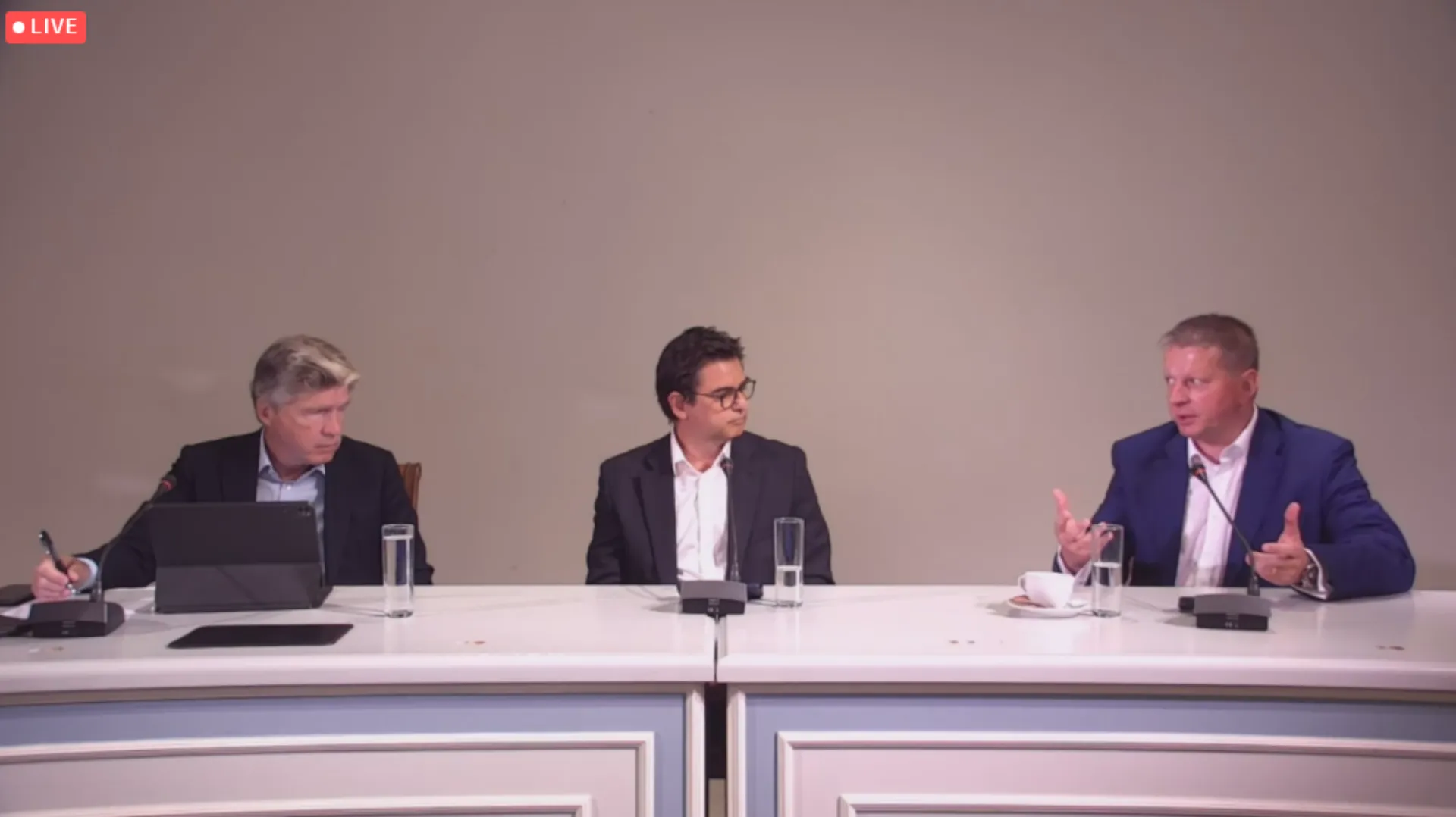 Ασφαλιστικές “κοινότητες αλληλεγγύης” και ΣΔΙΤ η λύση στους συστημικούς κινδύνους