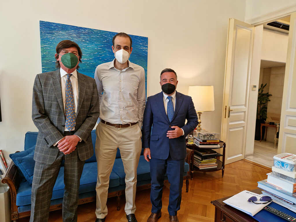 Από αριστερά: David Howden, Γρηγόρης Δημητριάδης, Δημήτρης Τσεσμετζόγλου