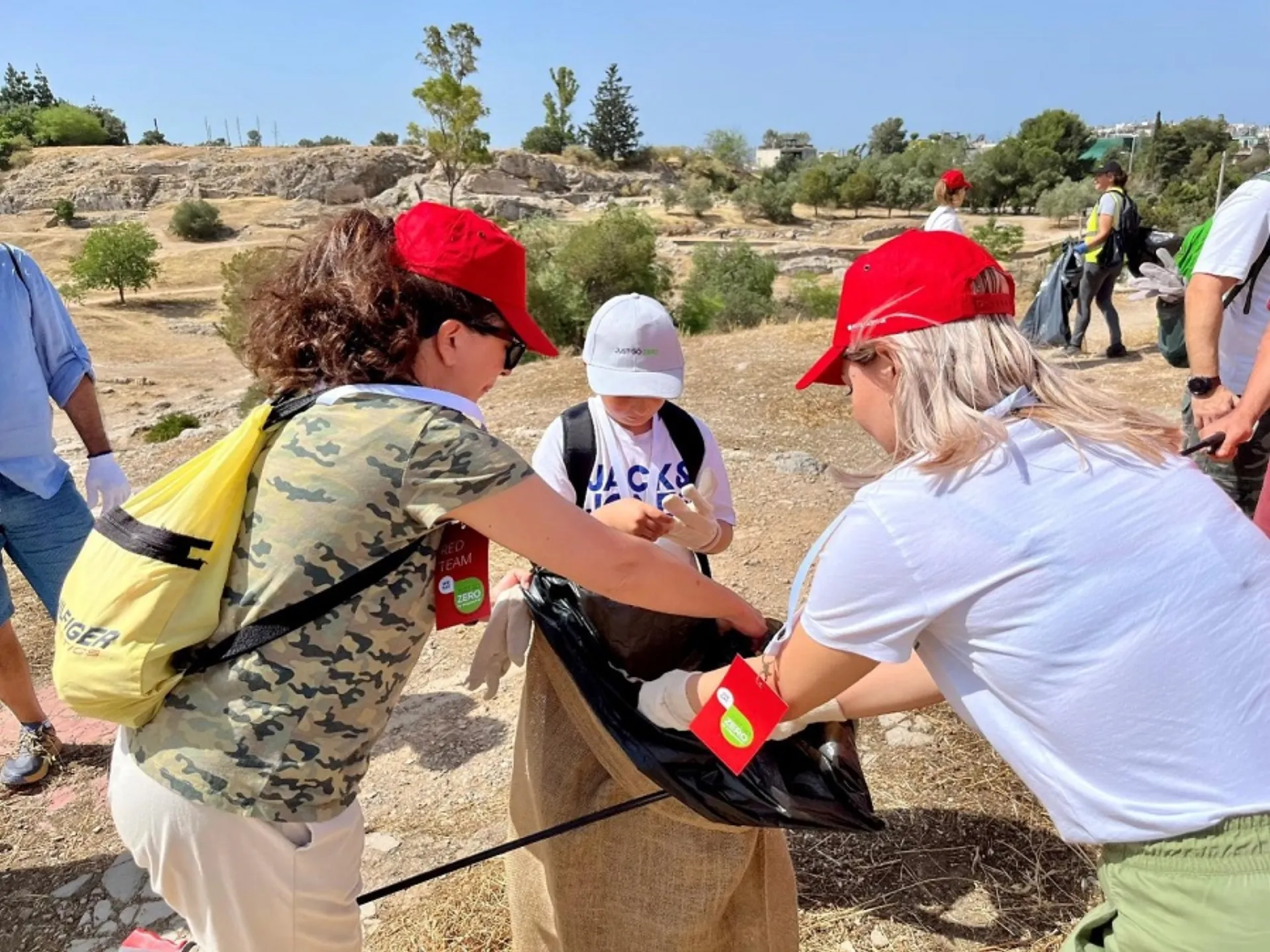 Οι άνθρωποι της Interamerican συμμετείχαν σε εθελοντικές δράσεις για το Περιβάλλον