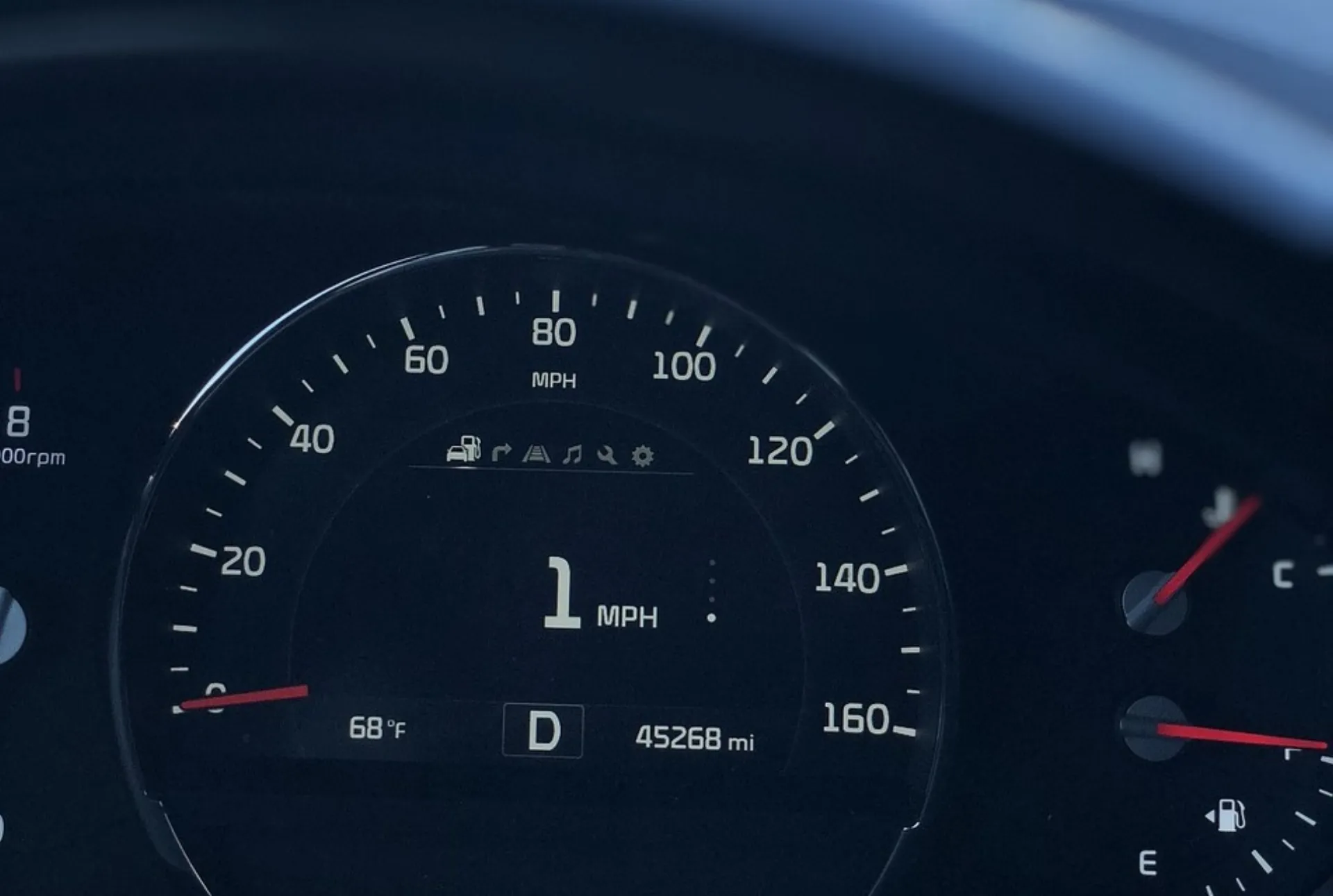 Τι κάνουμε αν «ανάψει» ο κινητήρας του αυτοκινήτου μας;