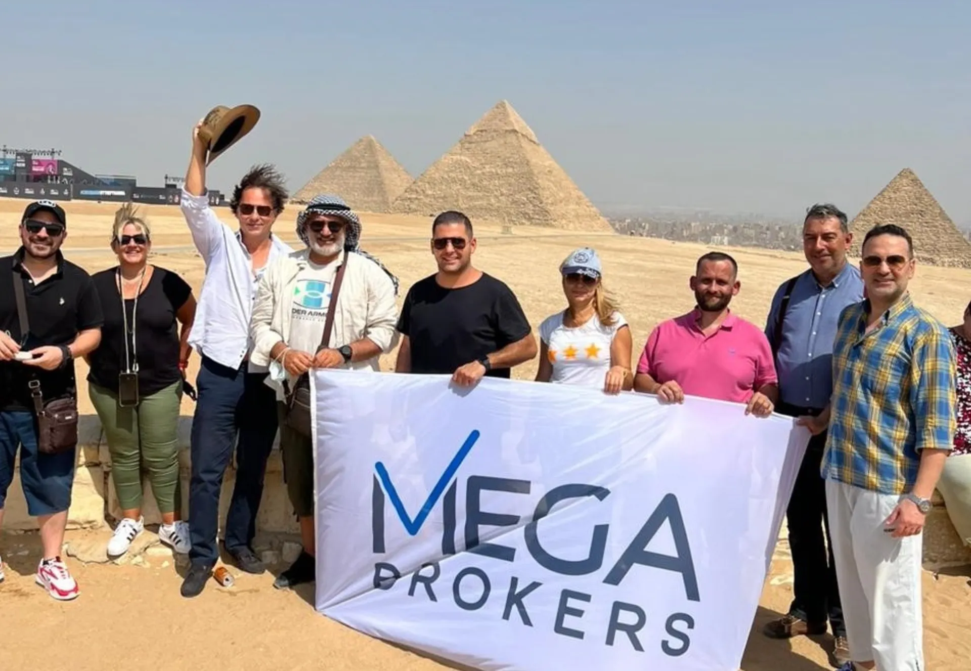 Ταξίδι στο Κάιρο για 10 συνεργάτες της Mega Brokers με την Eurolife FFH