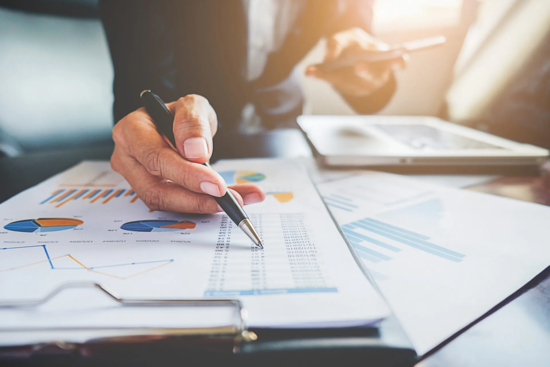 Atradius: To 50% των τιμολογίων πληρώθηκε εκπρόθεσμα το 2022