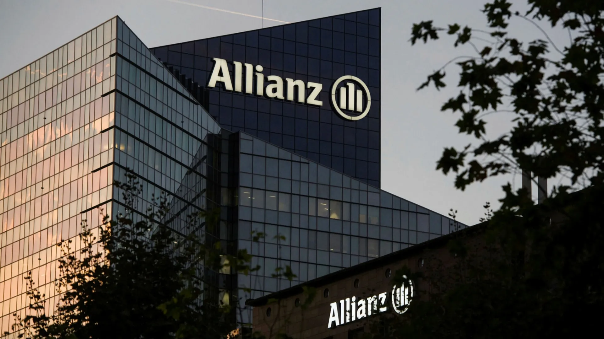 Ανακοίνωση από την Allianz Ευρωπαϊκή Πίστη για την απώλεια του Ι. Δελένδα
