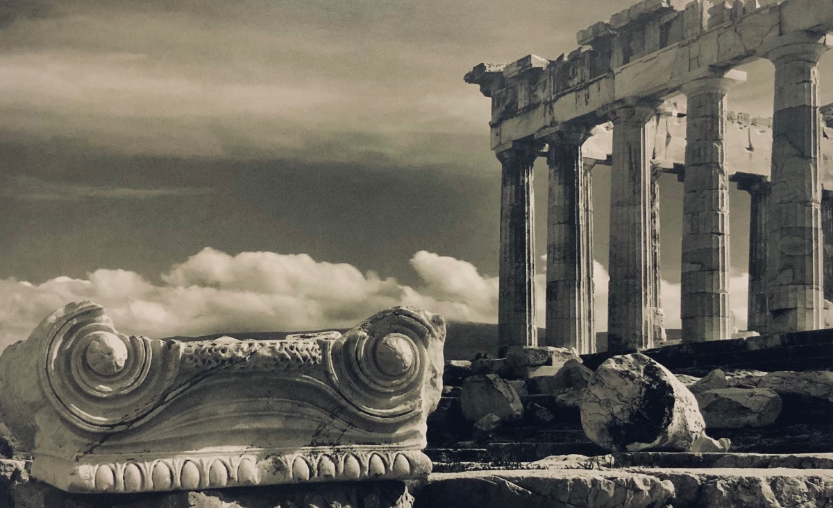 Γιάννης Ρούντος: Η μαγνητική έλξη του Παρθενώνα στις φωτογραφίες της Nelly’s