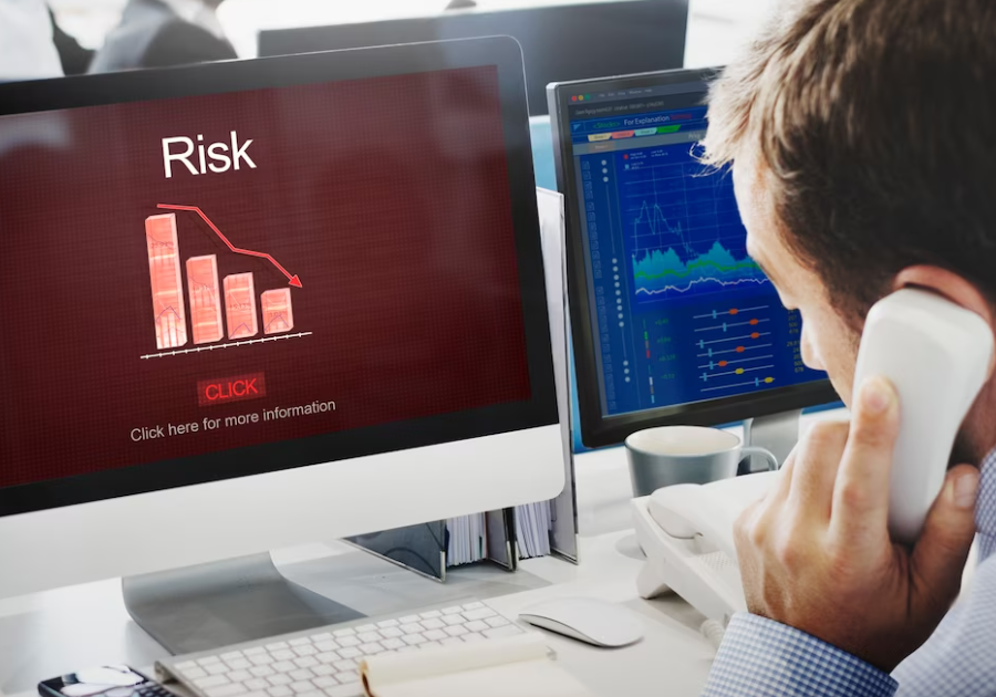 Έκθεση ΤτΕ: Οι κίνδυνοι των ασφαλιστικών επιχειρήσεων το 2022