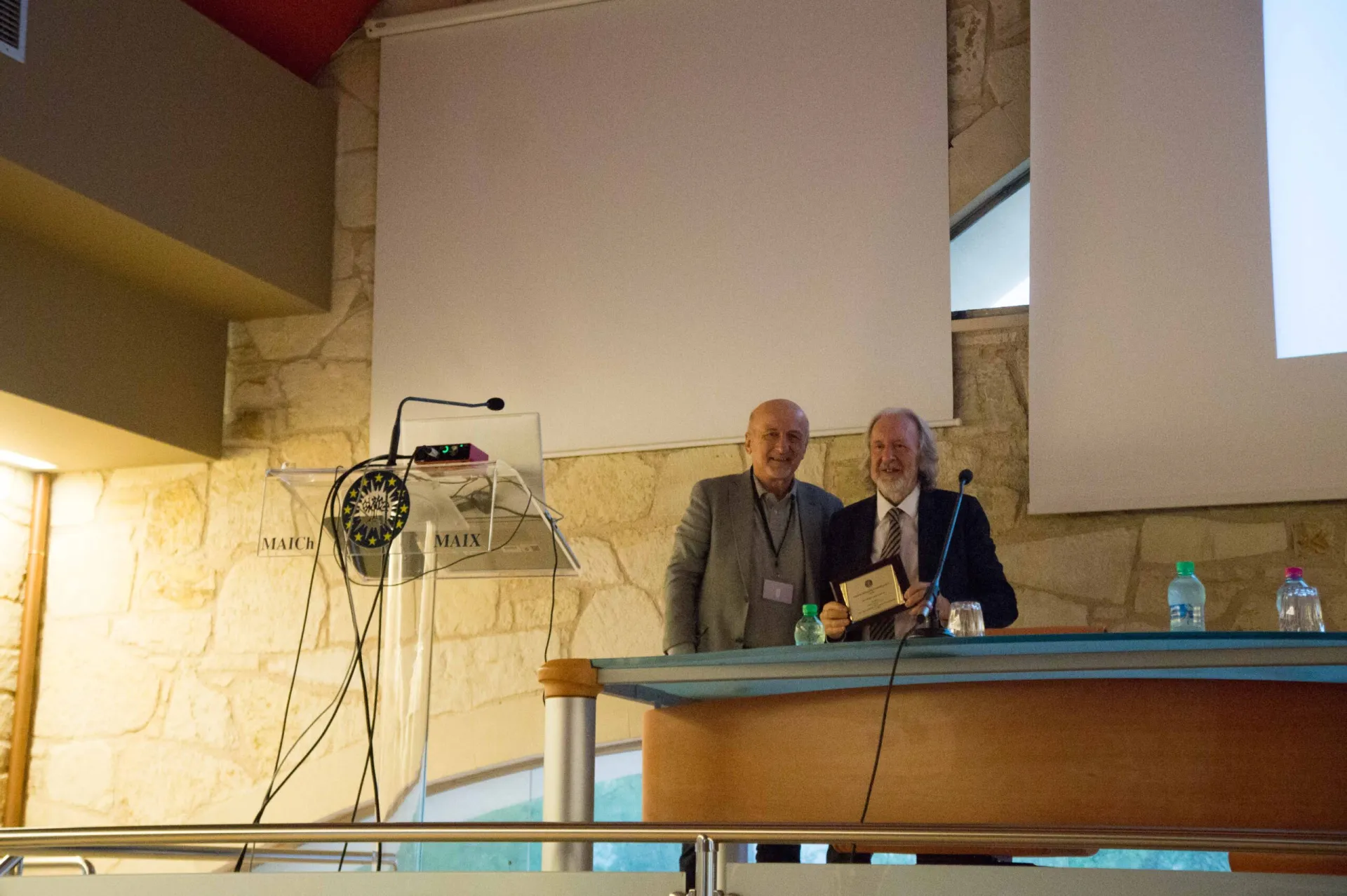 Τιμητική Διάκριση στον A. Saunders στο 12ο Συνέδριο της FEBS