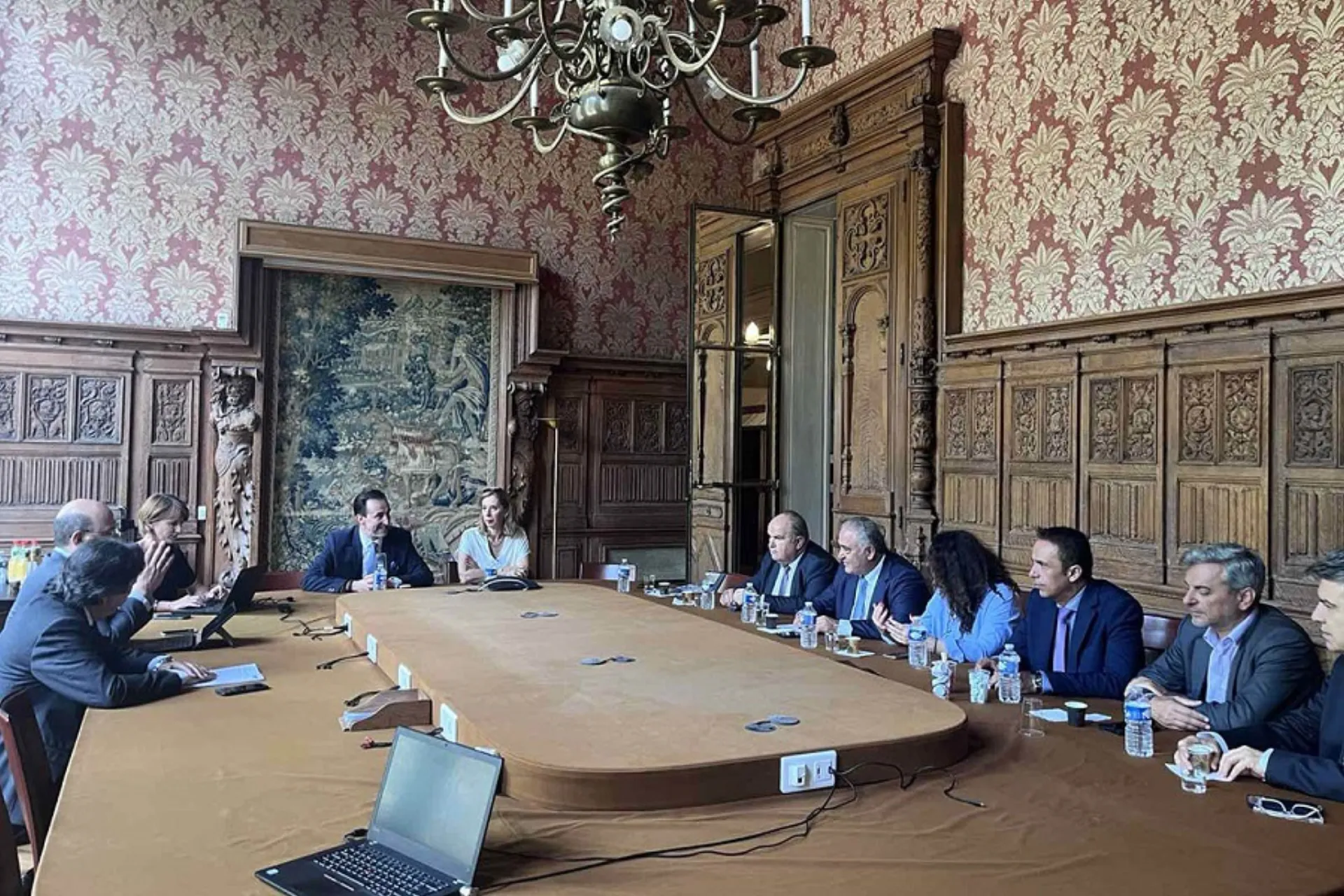 Το ΕΕΑ υπογράφει Μνημόνιο Συνεργασίας με το Επιμελητήριο Παρισίου