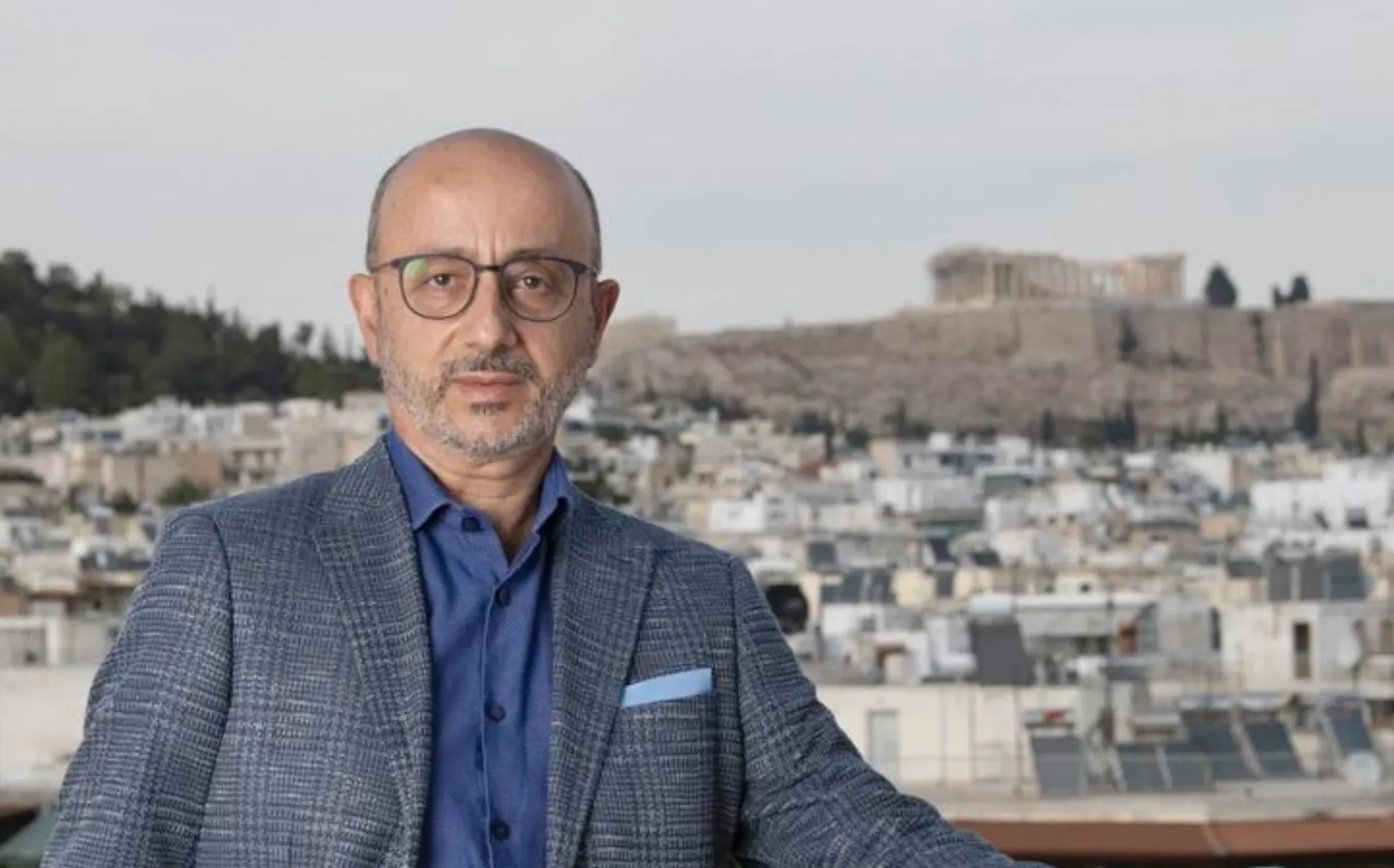 Η αβάσταχτη “προσαρμοστικότητα”, o Κούντερα και οι λαπαλισμοί