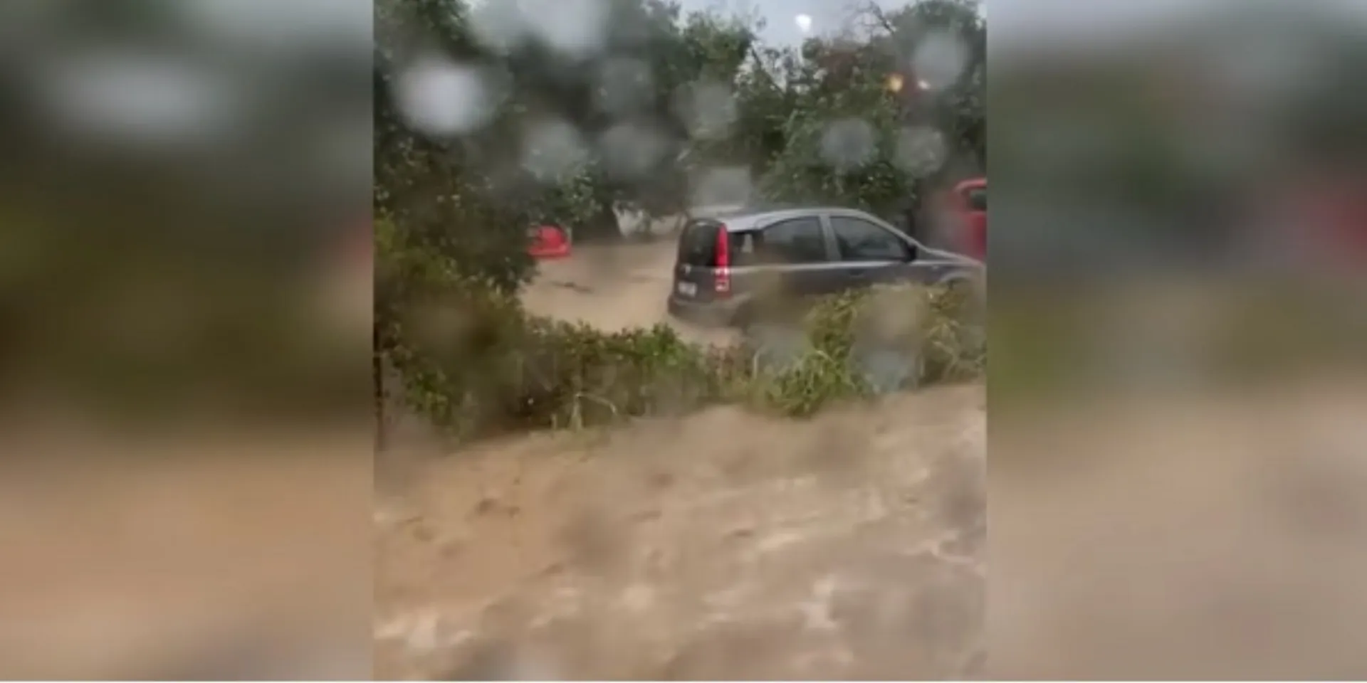 Η ορμή των πλημμυρών στη Θεσσαλία (video)