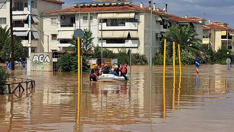Μετέωρη η επαναλειτουργία πολλών επιχειρήσεων στη Θεσσαλία