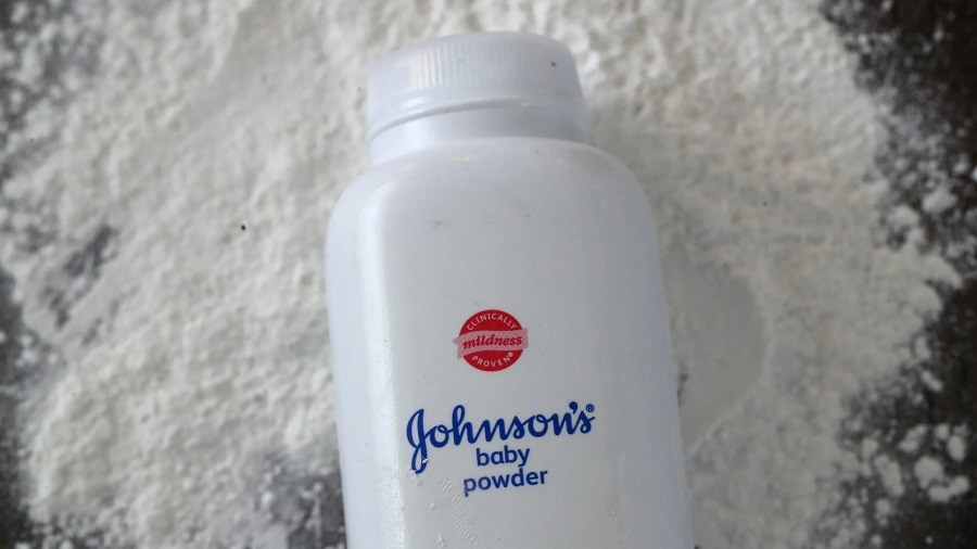 Johnson & Johnson: Οι εξελίξεις για το ταλκ και τους 50.000 ενάγοντες
