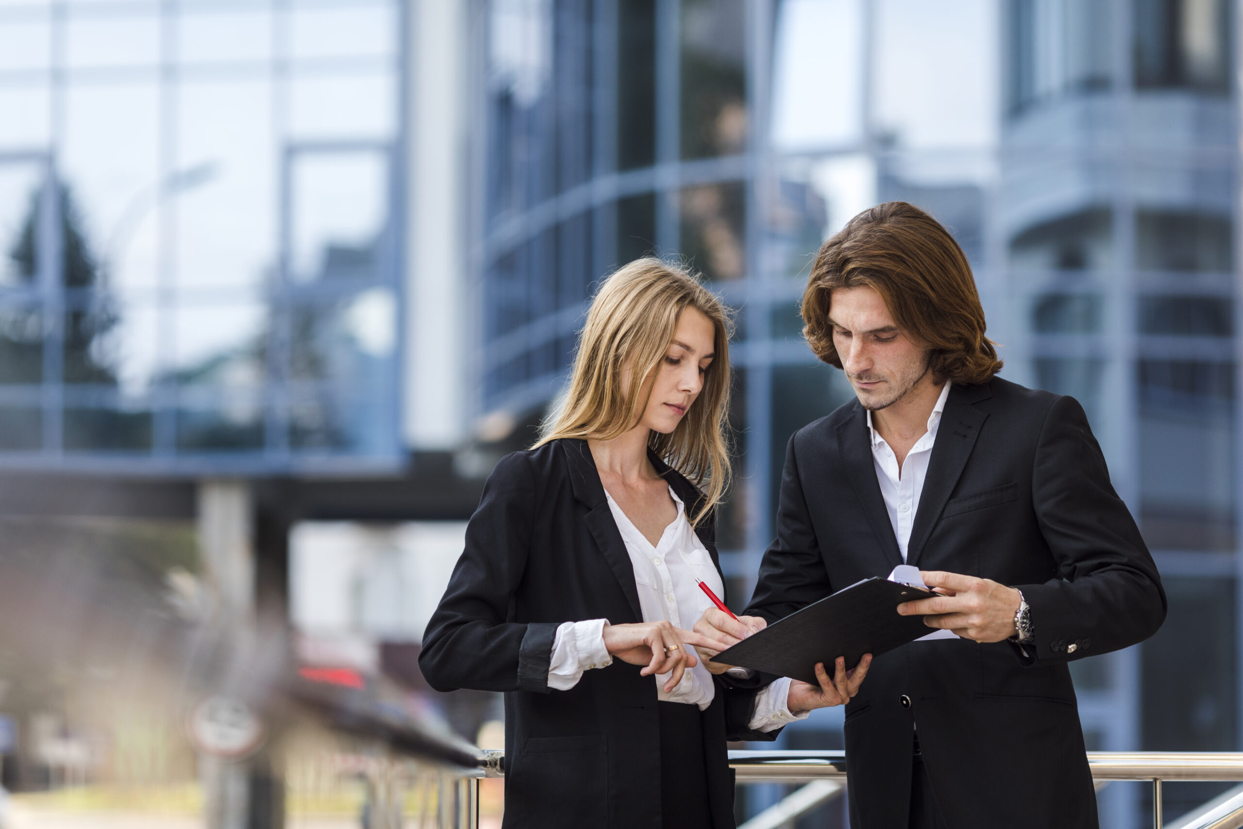 Γιατί οι αυξήσεις μισθών θα φέρουν αυξήσεις εισφορών