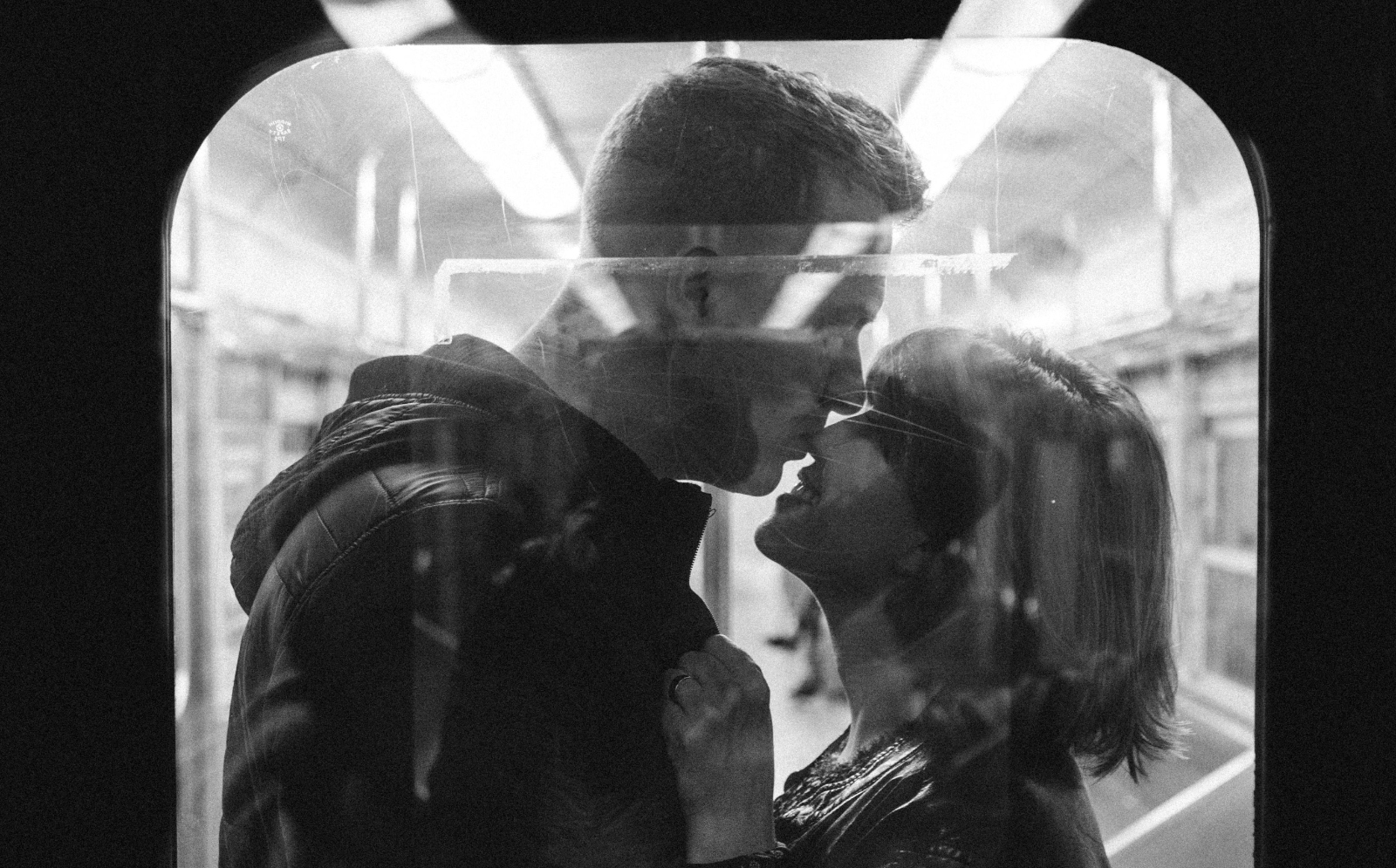 Βία αντί για έρωτα βιώνει 1 στα 4 κορίτσια στις εφηβικές τους σχέσεις, διεθνώς