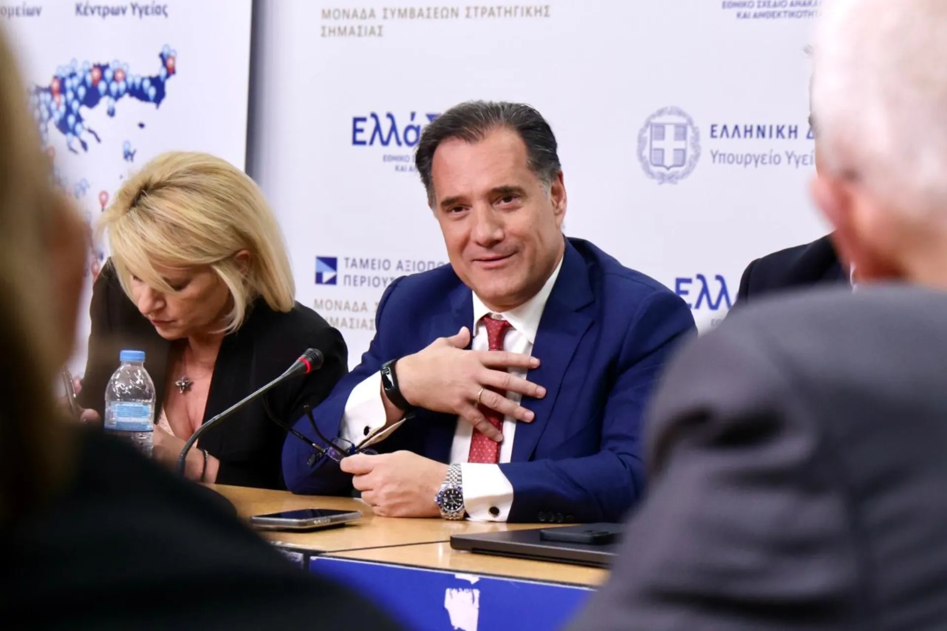 Τα μέτρα του Υπουργού Υγείας για τα φαρμακεία του ΕΟΠΥΥ