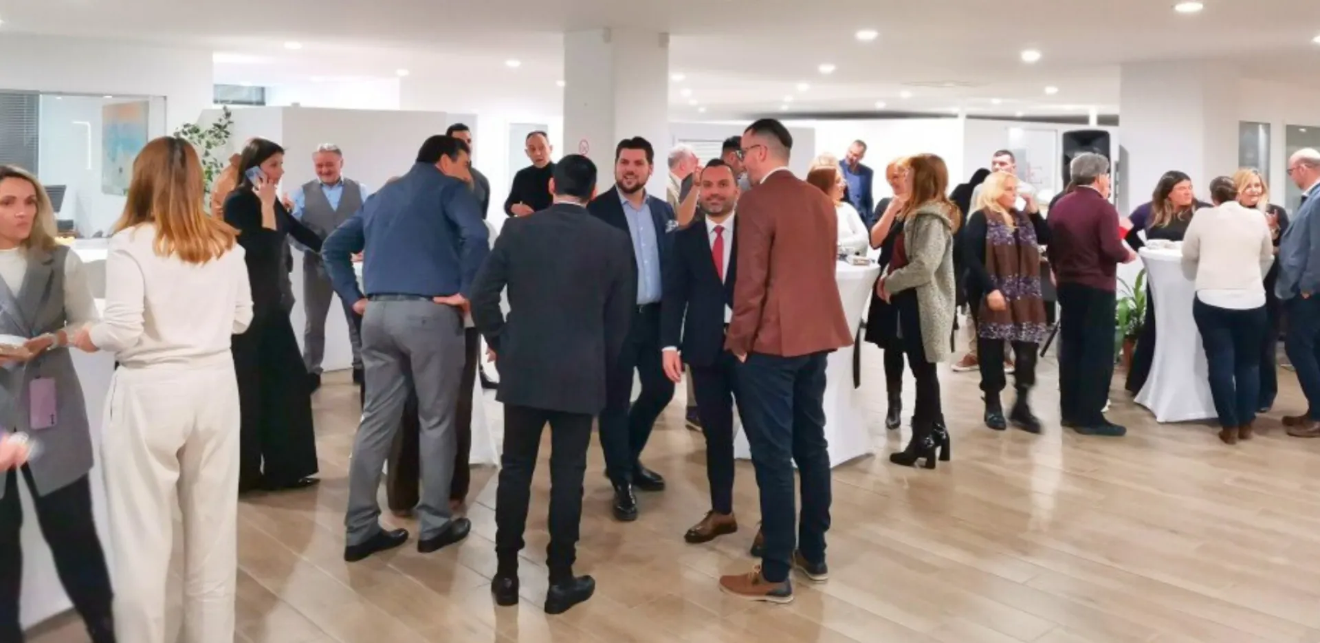 Brokers Union & Blue Aigaion: Αγιασμός και κοπή πρωτοχρονιάτικης πίτας