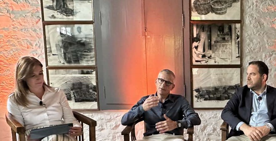 Πώς θα συγκρατηθούν οι αυξήσεις στα ασφάλιστρα υγείας – Θα χρειαστούν 5 δις αν συνεχιστεί η πολιτική του 7%