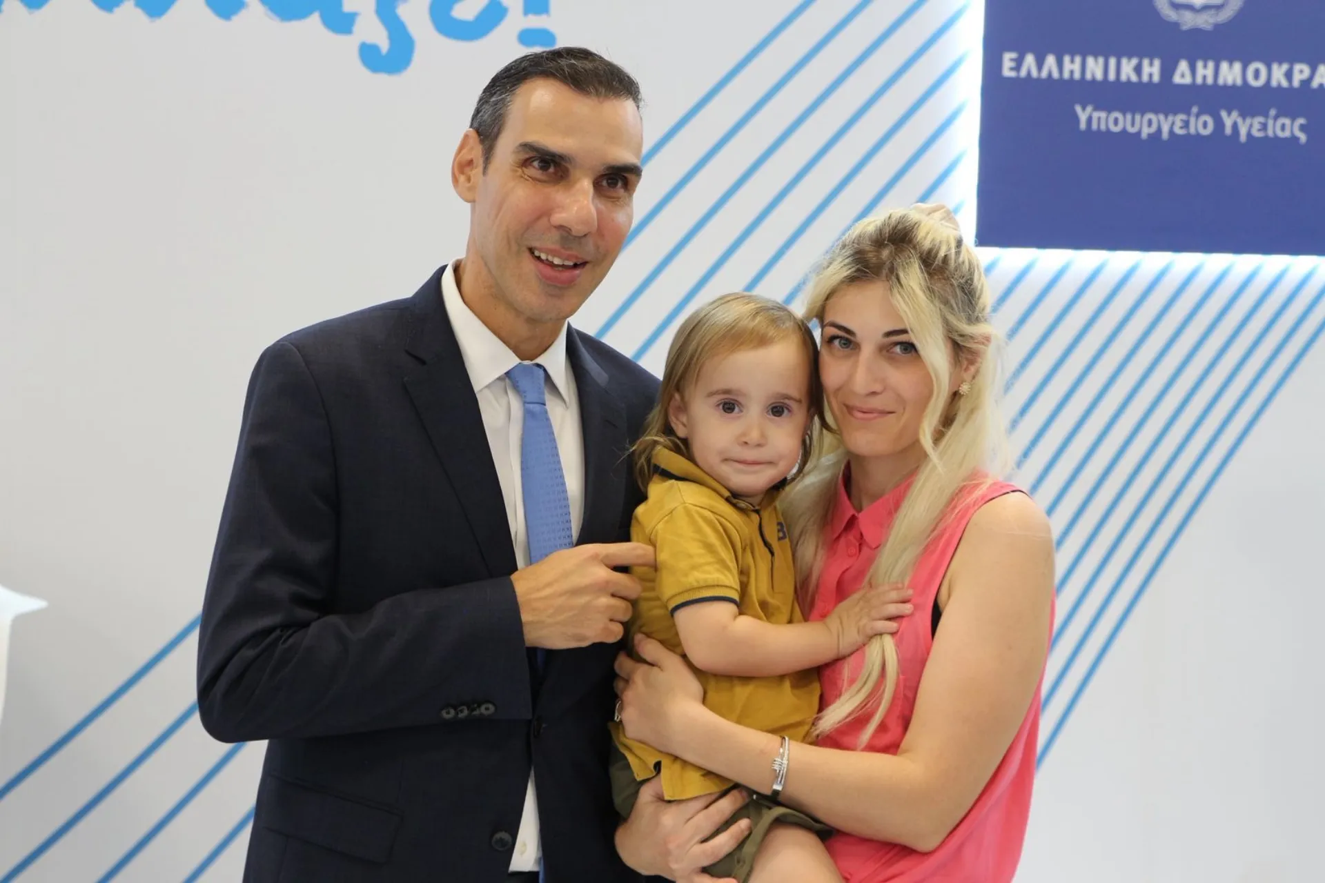 Ενισχύουμε τις αεροδιακομιδές και δημιουργούμε περισσότερες γέφυρες ζωής σαν του μικρού Λεωνίδα