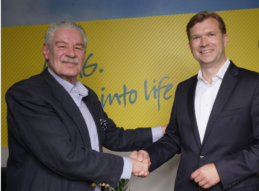 Dr. Renko Dirksen: Προσφέρουμε ασφάλιση για τον Δαυίδ όχι για τον Γολιάθ