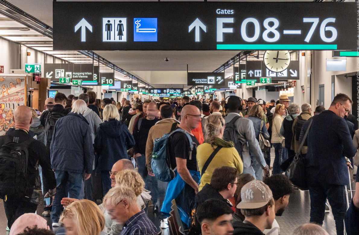 Bloomberg: Η ταξιδιωτική ασφάλιση δεν καλύπτει ακυρώσεις λόγω πολέμου