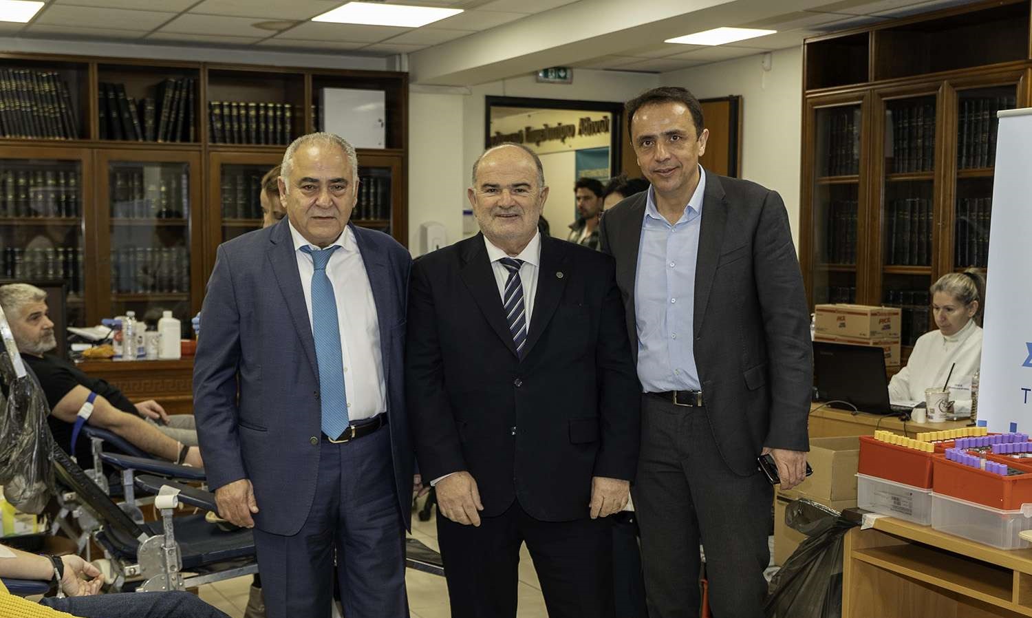 Θερμή ανταπόκριση στην πρώτη εθελοντική αιμοδοσία του ΕΕΑ